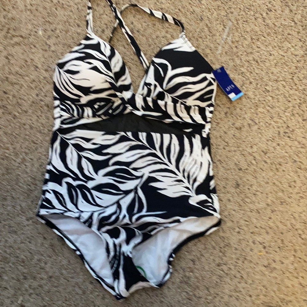 One piece swim suit